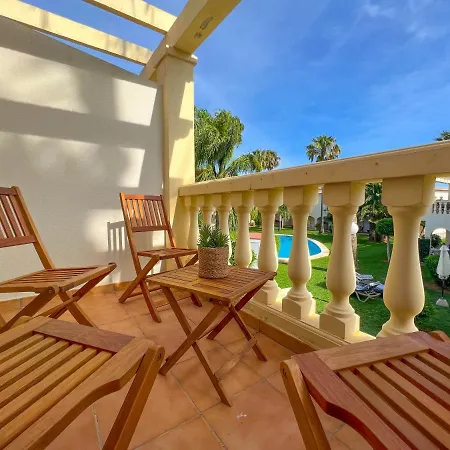 Residencial La Giralda Iii By Carlosferien Daire