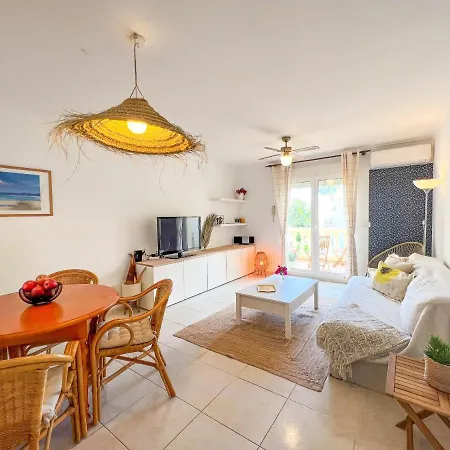 Daire Residencial La Giralda Iii By Carlosferien