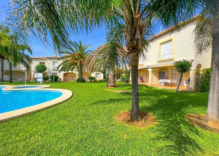 Residencial La Giralda Iii By Carlosferien